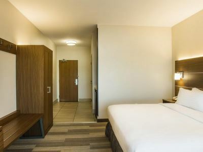 Express & Cedar By Ihg Hotel Cedar City